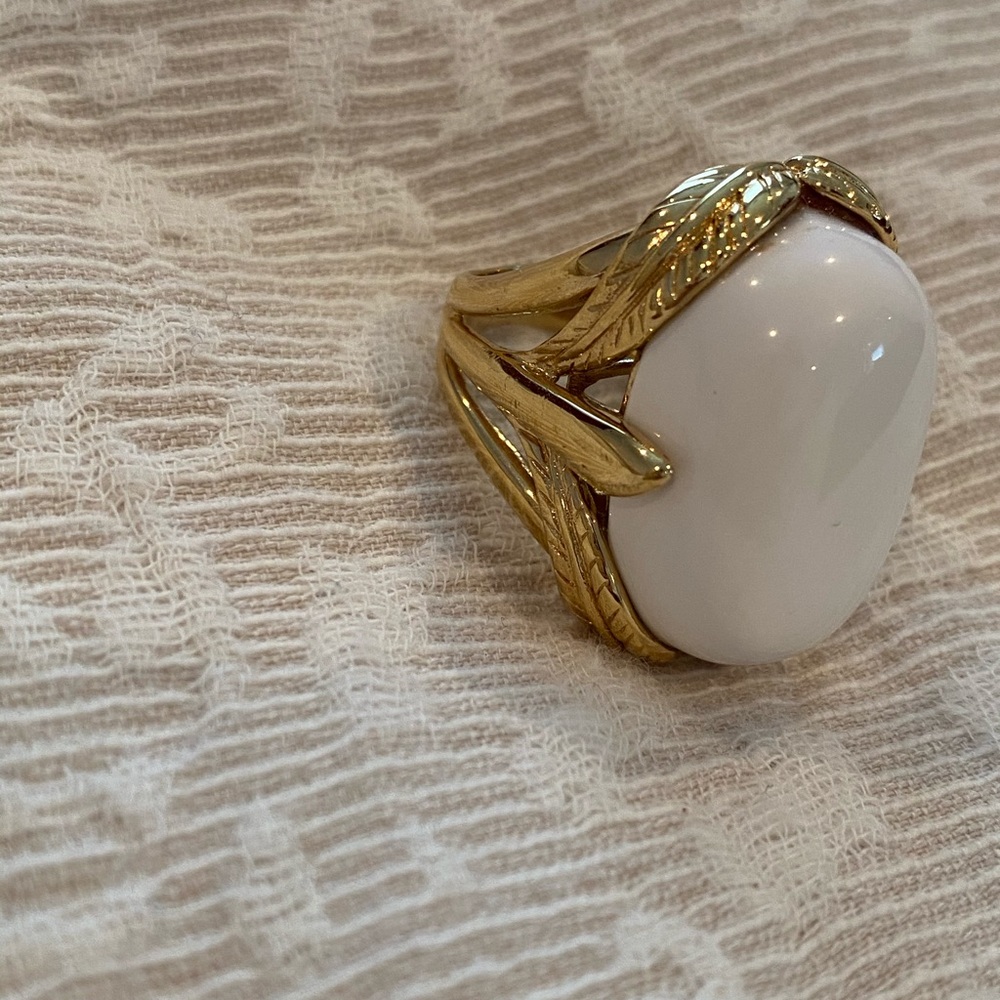 White Ring - image 4